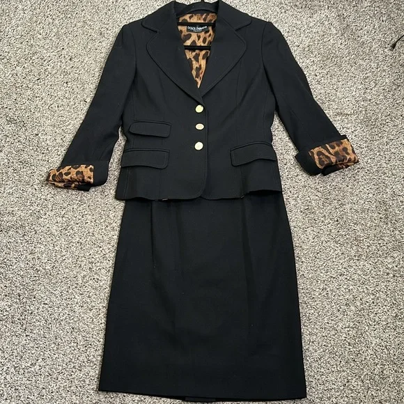 DOLCE &GABBANA  blazer skirt suit size 40-xS black gold button luxury classic - Picture 14 of 16